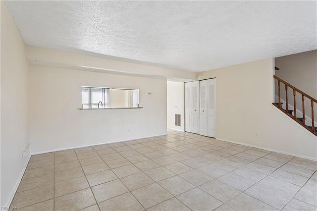 390 Jury Ln Unit C, Newport News, VA 23608