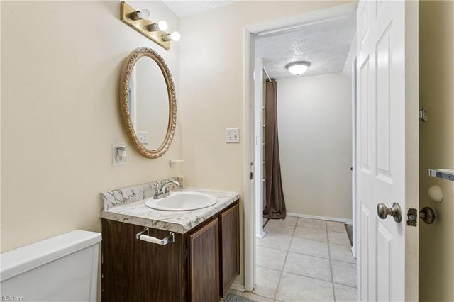 390 Jury Ln Unit C, Newport News, VA 23608