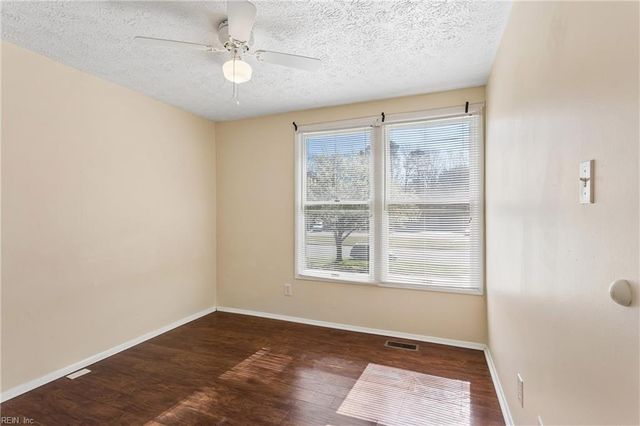 390 Jury Ln Unit C, Newport News, VA 23608