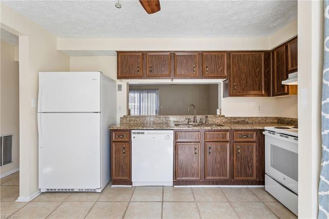 390 Jury Ln Unit C, Newport News, VA 23608