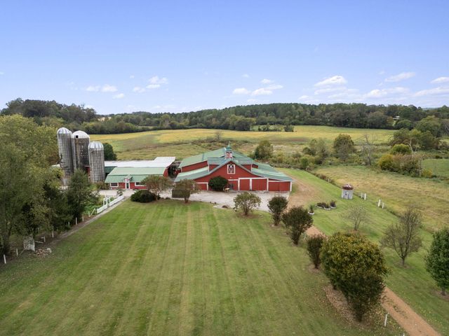 852 County Road 422, Englewood, TN 37329