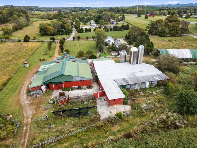 852 County Road 422, Englewood, TN 37329