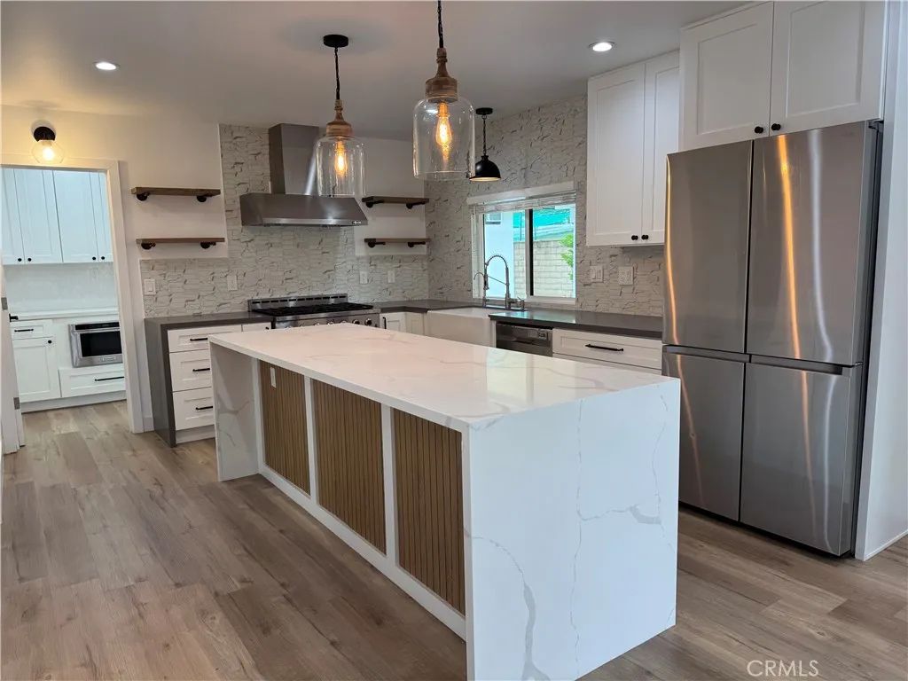 380 Mira Loma Pl, Costa Mesa, CA 92627