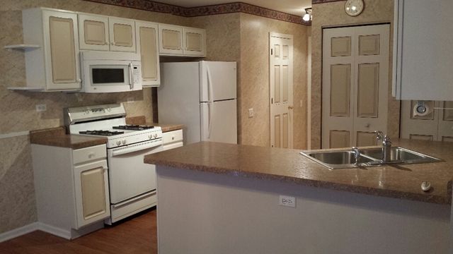 732 Silk Oak Lane 732, Crystal Lake, IL 60014