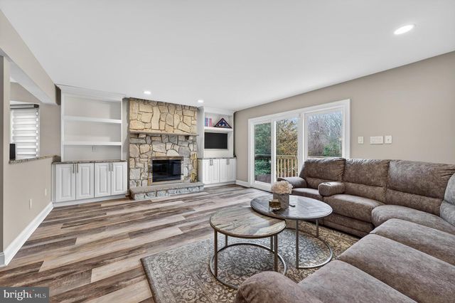 31 MERCER DR, Sicklerville, NJ 08081