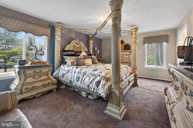 31 MERCER DR, Sicklerville, NJ 08081