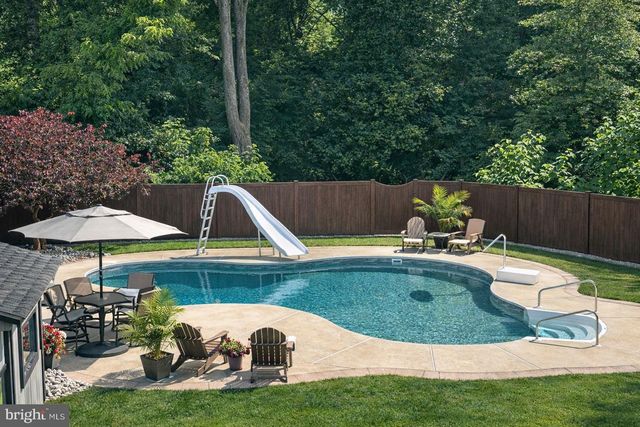 31 MERCER DR, Sicklerville, NJ 08081