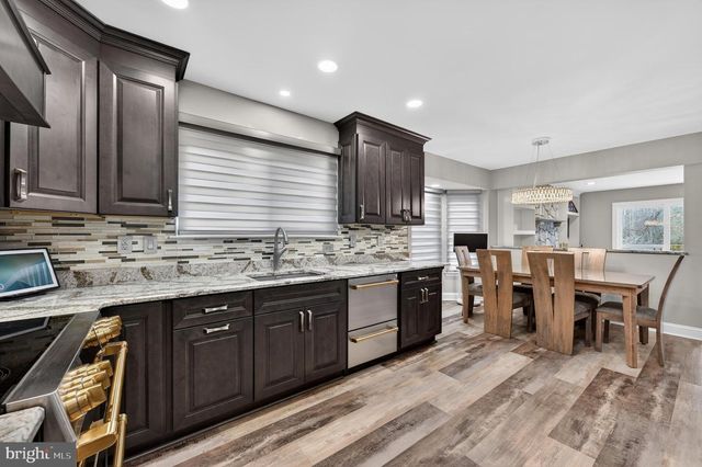 31 MERCER DR, Sicklerville, NJ 08081