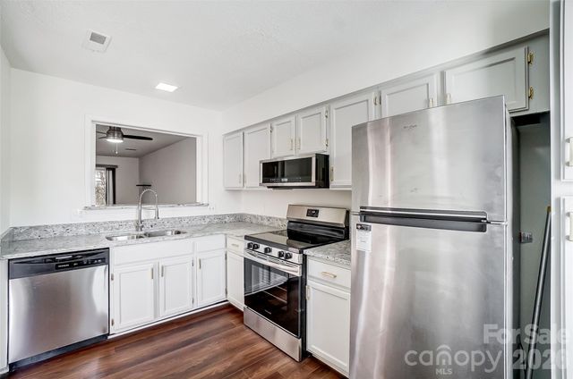 3109 Heathstead Place, Charlotte, NC 28210