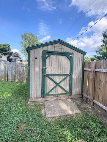 3015 Marsh Avenue, Hannibal, MO 63401