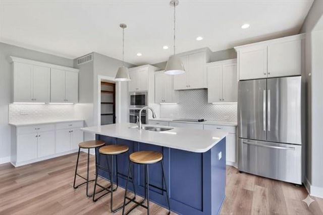 3903 N Estancia Ct, Wichita, KS 67205