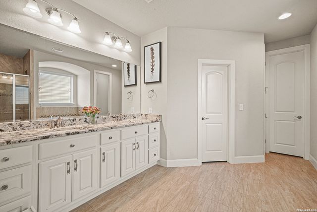 24219 Gazania Bluff, San Antonio, TX 78260