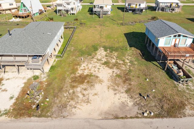 802 Beach Drive, Surfside Beach, TX 77541