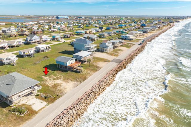 802 Beach Drive, Surfside Beach, TX 77541
