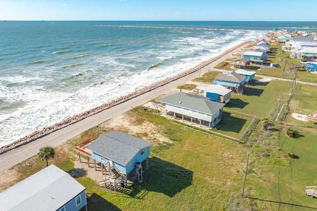 802 Beach Drive, Surfside Beach, TX 77541
