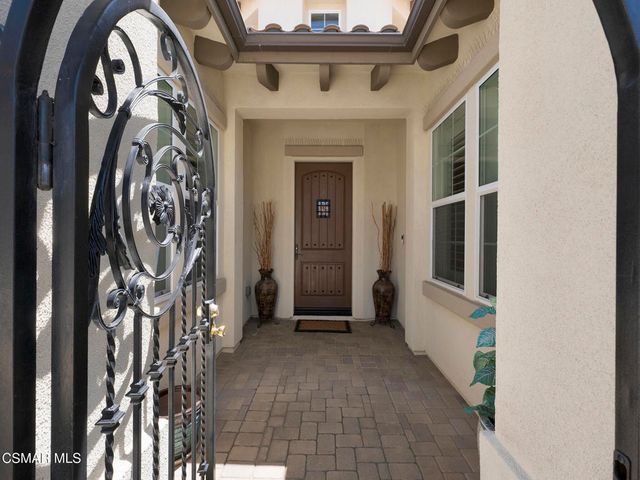 11290 Crenshaw Street, Moorpark, CA 93021