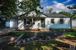 1306 SW Glendale DR, Topeka, KS 66604