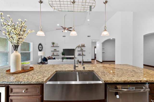 7233 W San Carlos Avenue, Fresno, CA 93723