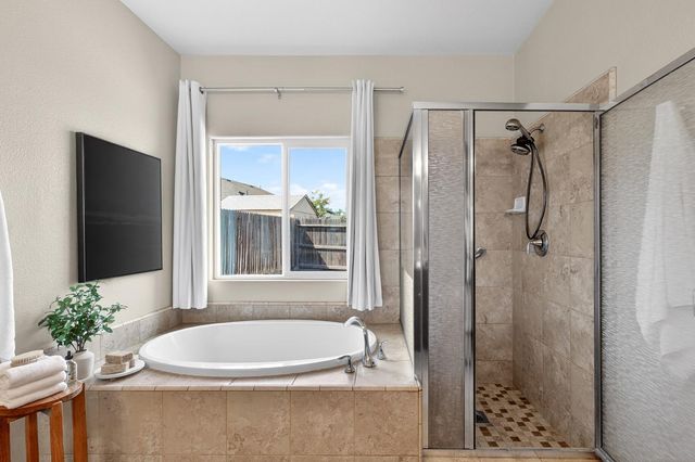 7233 W San Carlos Avenue, Fresno, CA 93723