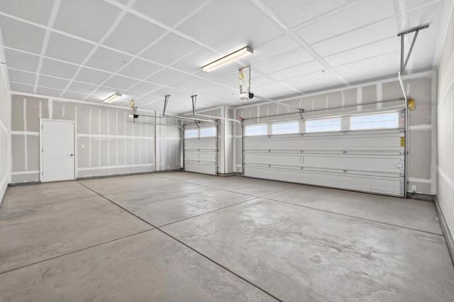 7233 W San Carlos Avenue, Fresno, CA 93723