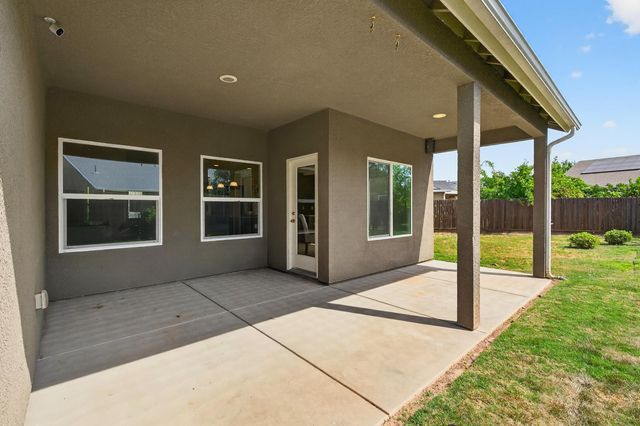 7233 W San Carlos Avenue, Fresno, CA 93723