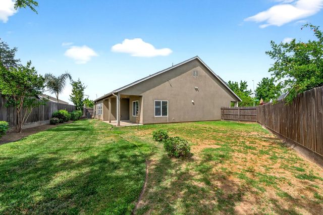 7233 W San Carlos Avenue, Fresno, CA 93723