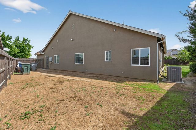 7233 W San Carlos Avenue, Fresno, CA 93723