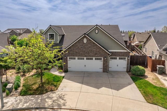 7233 W San Carlos Avenue, Fresno, CA 93723