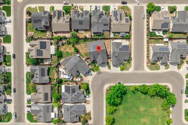 7233 W San Carlos Avenue, Fresno, CA 93723