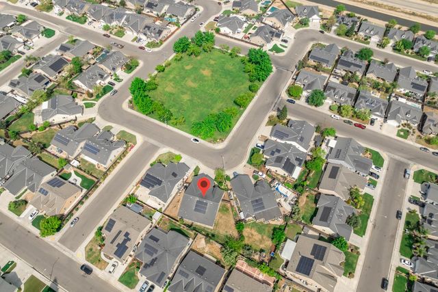 7233 W San Carlos Avenue, Fresno, CA 93723