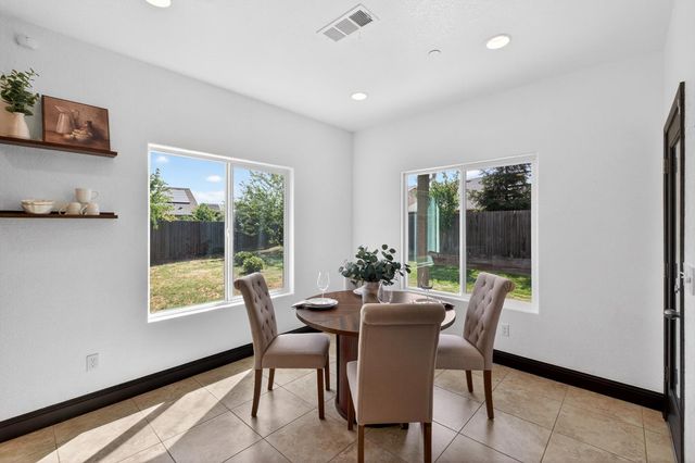 7233 W San Carlos Avenue, Fresno, CA 93723