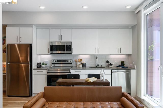 260 Brooklyn Basin Way 550, Oakland, CA 94606