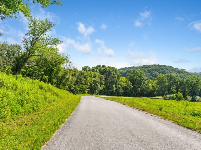 4 Reece Church Rd, Columbia, TN 38401