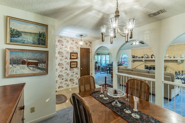 2221 Vanderbilt Court, Denton, TX 76201