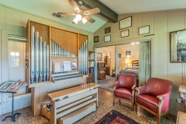 2221 Vanderbilt Court, Denton, TX 76201