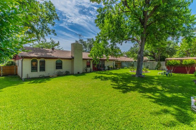 2221 Vanderbilt Court, Denton, TX 76201