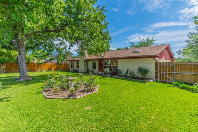 2221 Vanderbilt Court, Denton, TX 76201
