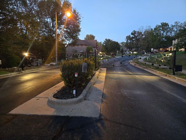 5396 S Woodfield Avenue, Springfield, MO 65810