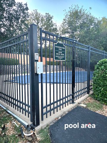 5396 S Woodfield Avenue, Springfield, MO 65810