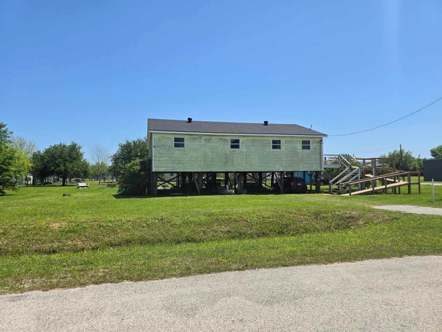 2208 Nelson Avenue, Port Bolivar, TX 77650