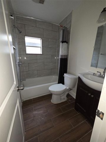 7902 Hudson Street B, Houston, TX 77012