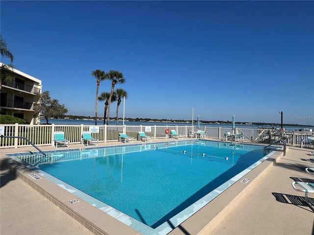7550 SUNSHINE SKYWAY LANE S P11, St Petersburg, FL 33711