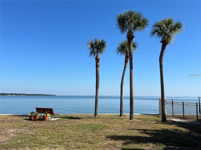 7550 SUNSHINE SKYWAY LANE S P11, St Petersburg, FL 33711