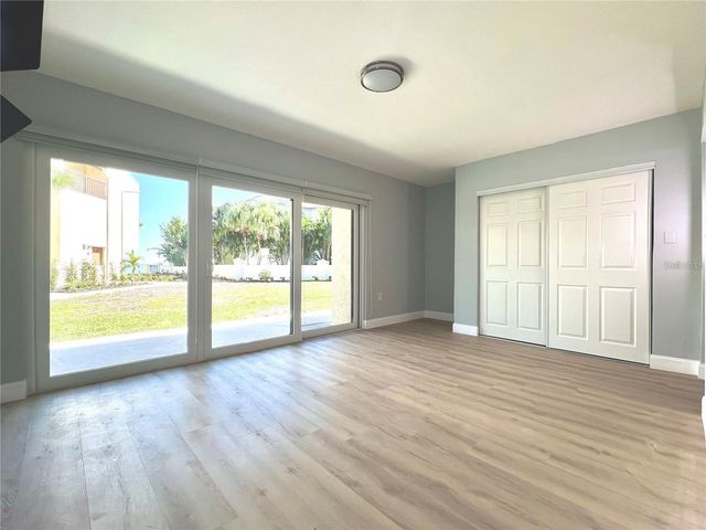 7550 SUNSHINE SKYWAY LANE S P11, St Petersburg, FL 33711
