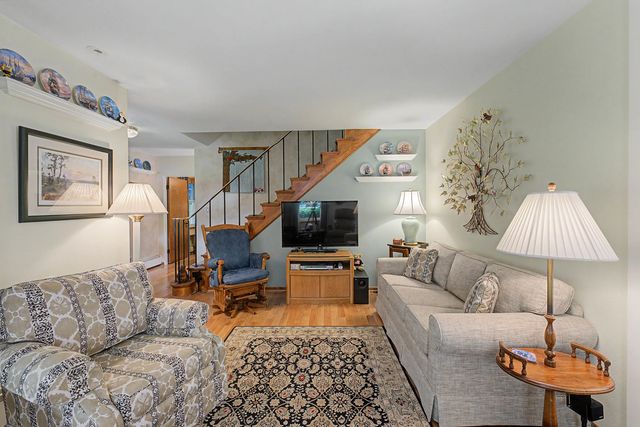 9000 Wolf Road, Burr Ridge, IL 60527
