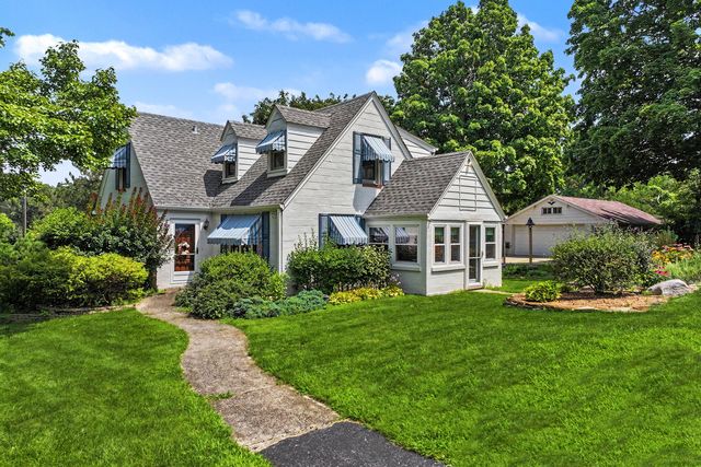 9000 Wolf Road, Burr Ridge, IL 60527