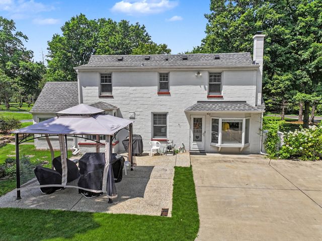 9000 Wolf Road, Burr Ridge, IL 60527