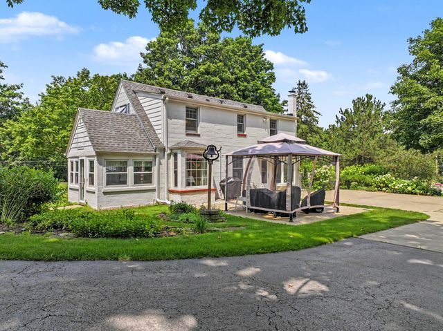9000 Wolf Road, Burr Ridge, IL 60527