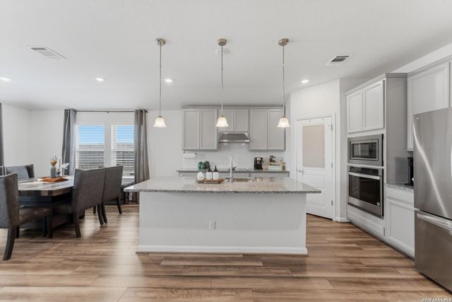 3133 Malbac Dr, Schertz, TX 78154