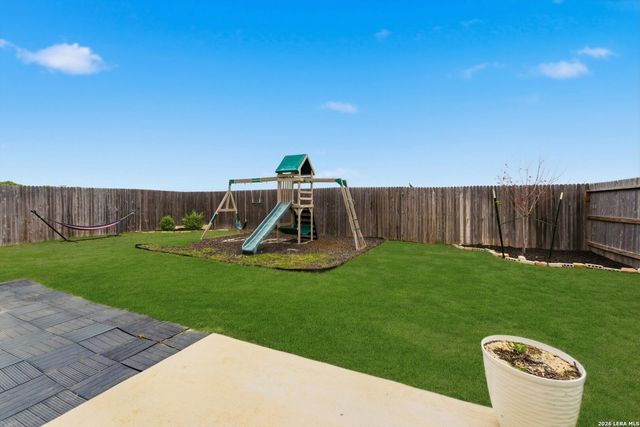 3133 Malbac Dr, Schertz, TX 78154